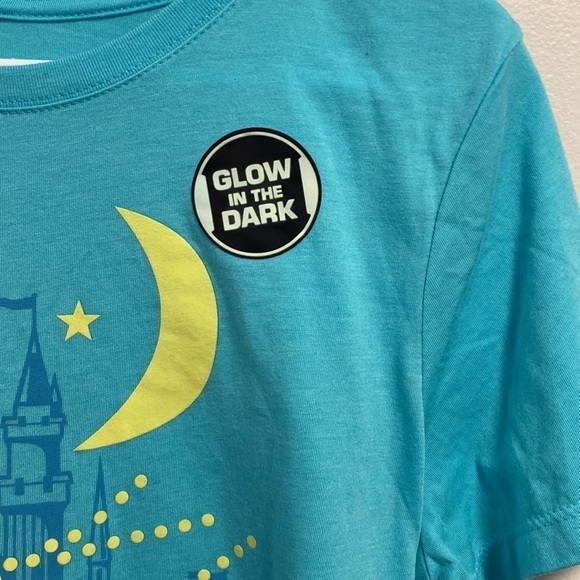 Nwt Disney- Disneyland parks glow in the dark T-shirt - Picture 2 of 5
